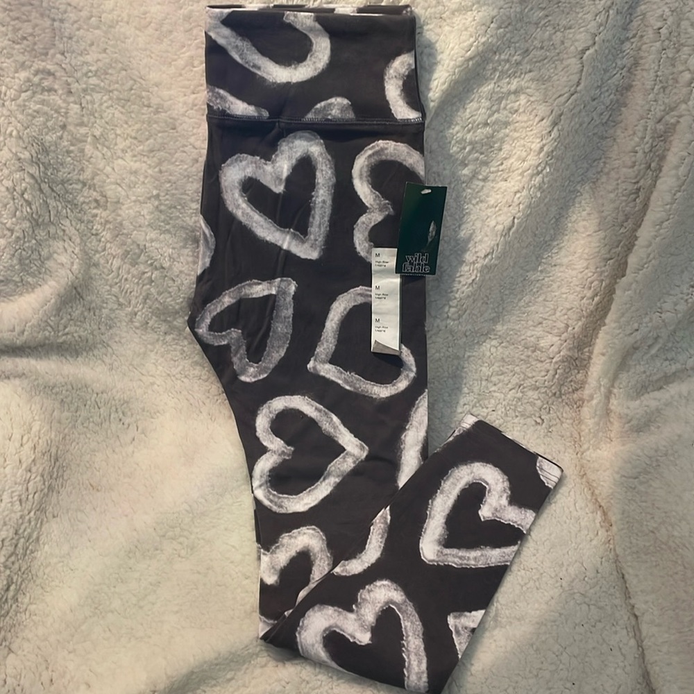Wild Fable Medium work out, Palate’s, Yoga pants. New with hearts ❤️ all over.